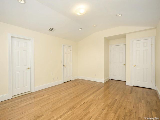 51 Inwood Road B, Port Washington, NY 11050