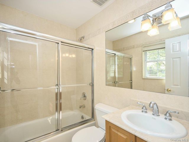 51 Inwood Road B, Port Washington, NY 11050