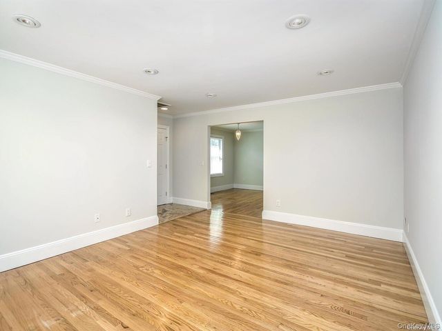 51 Inwood Road B, Port Washington, NY 11050