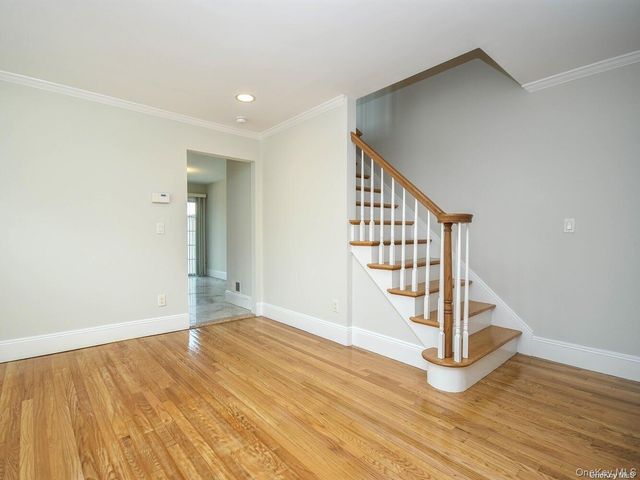 51 Inwood Road B, Port Washington, NY 11050