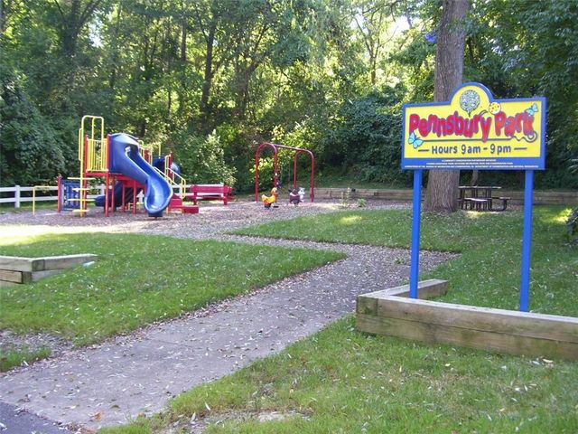 1012 Pennsbury Blvd, Pennsbury, PA 15205