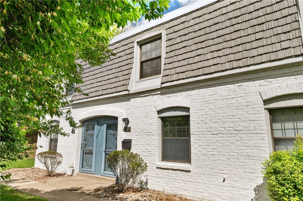 1012 Pennsbury Blvd, Pennsbury, PA 15205
