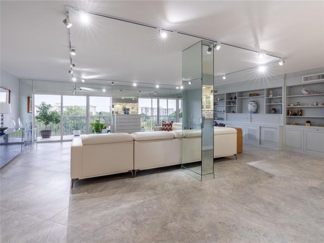 2850 N Palm Aire Drive 601, Pompano Beach, FL 33069