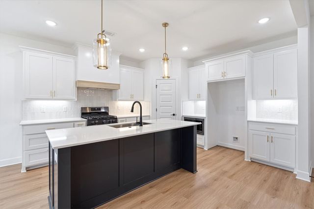 6902 SW High Meadow Boulevard, Bentonville, AR 72713