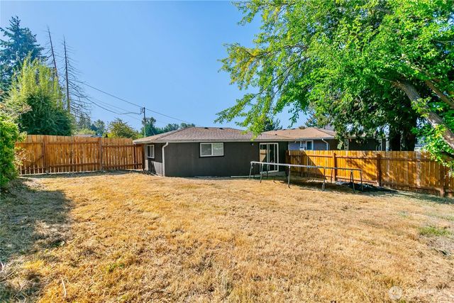 2205 S Meridian, Puyallup, WA 98374