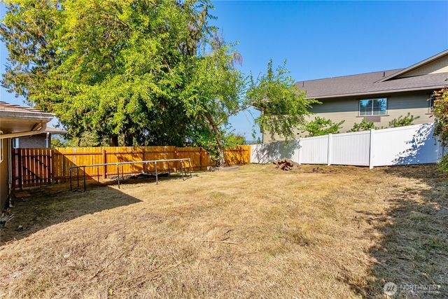 2205 S Meridian, Puyallup, WA 98374