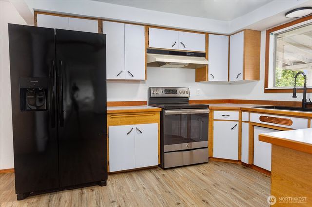 2205 S Meridian, Puyallup, WA 98374