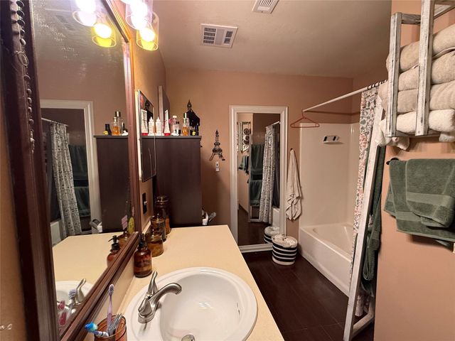 2711 Lucile Herrin, Dallas, TX 75227