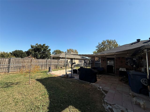 2711 Lucile Herrin, Dallas, TX 75227