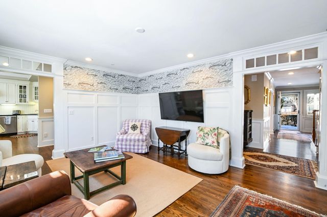 199 E Bay Road APT 12, Osterville, MA 02655