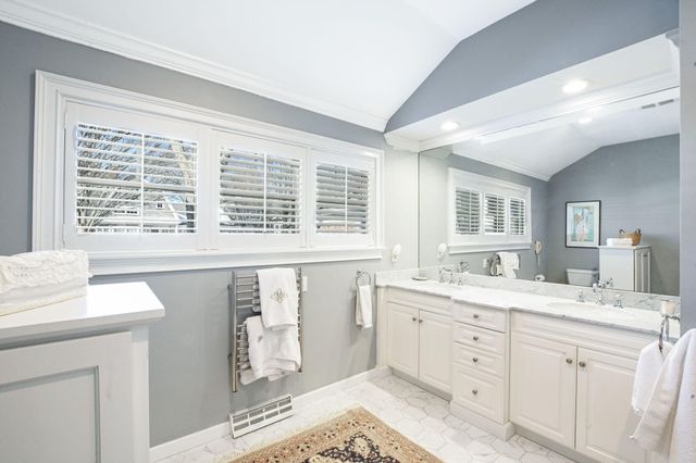 199 E Bay Road APT 12, Osterville, MA 02655