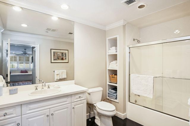 199 E Bay Road APT 12, Osterville, MA 02655