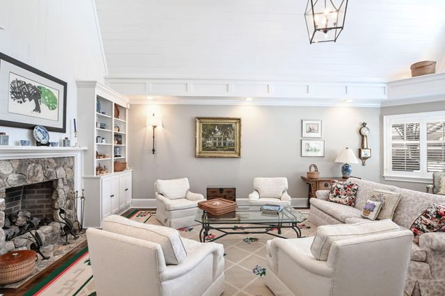 199 E Bay Road APT 12, Osterville, MA 02655