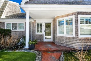 199 E Bay Road APT 12, Osterville, MA 02655