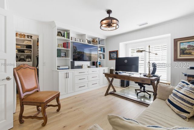 43 Scarborough Head Rd, Hilton Head Island, SC 29928