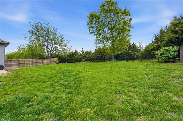 20903 W 72nd Terrace, Shawnee, KS 66218