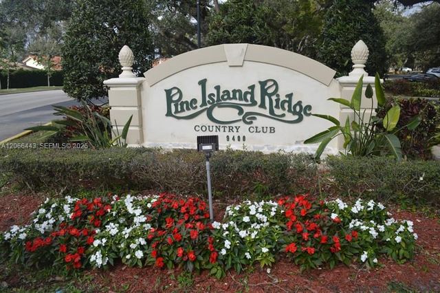9420 Poinciana Place 407, Davie, FL 33324