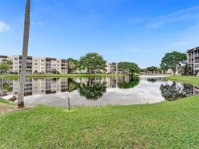 9420 Poinciana Place 407, Davie, FL 33324
