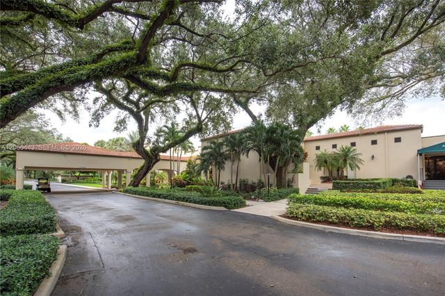 9420 Poinciana Place 407, Davie, FL 33324