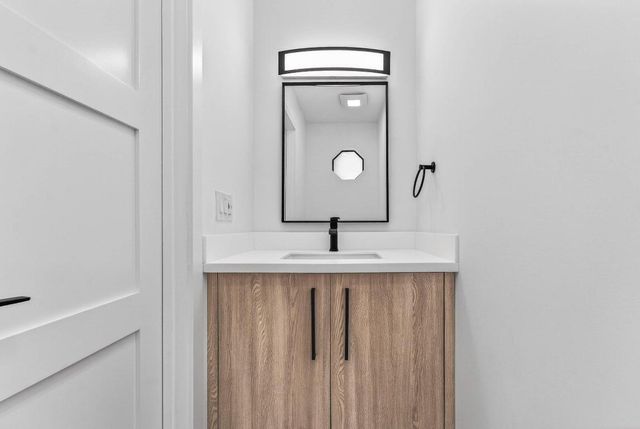 6 Clubhouse Lane, Boynton Beach, FL 33436