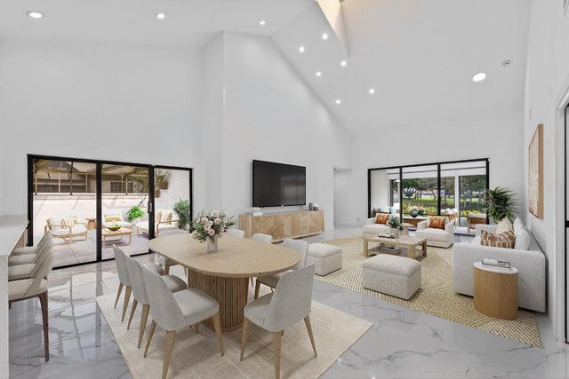 6 Clubhouse Lane, Boynton Beach, FL 33436