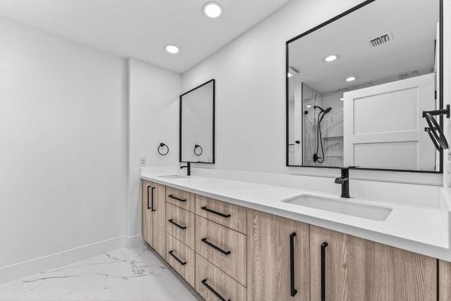 6 Clubhouse Lane, Boynton Beach, FL 33436