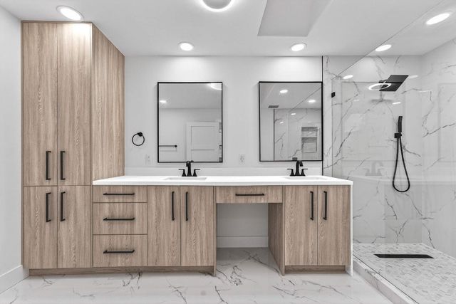 6 Clubhouse Lane, Boynton Beach, FL 33436