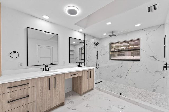 6 Clubhouse Lane, Boynton Beach, FL 33436