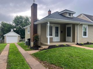 1602 PAIGE ST, Staunton, VA 24401