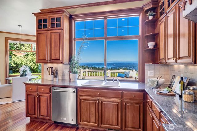17186 SE 58th Street, Bellevue, WA 98006