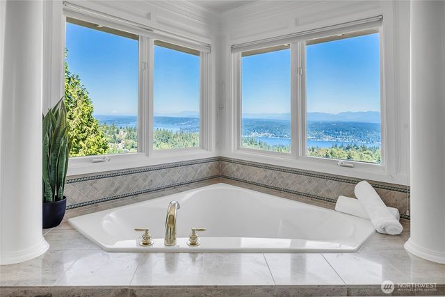 17186 SE 58th Street, Bellevue, WA 98006
