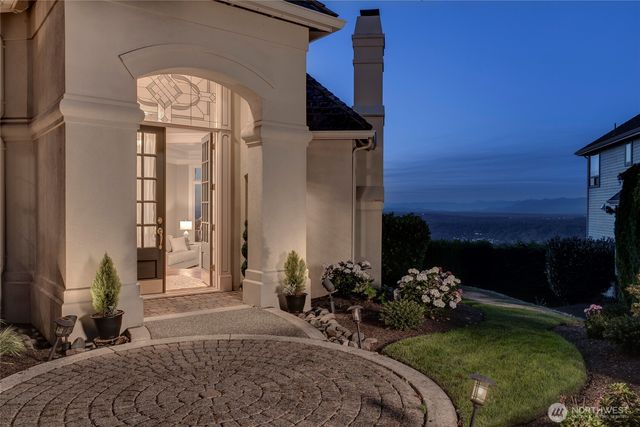 17186 SE 58th Street, Bellevue, WA 98006
