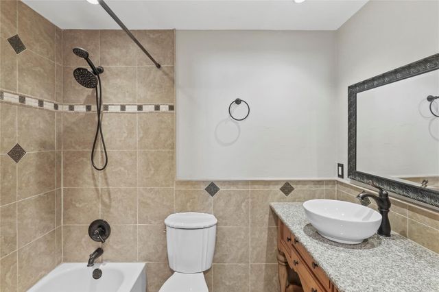 1637 Dell Oak Drive, Garland, TX 75040