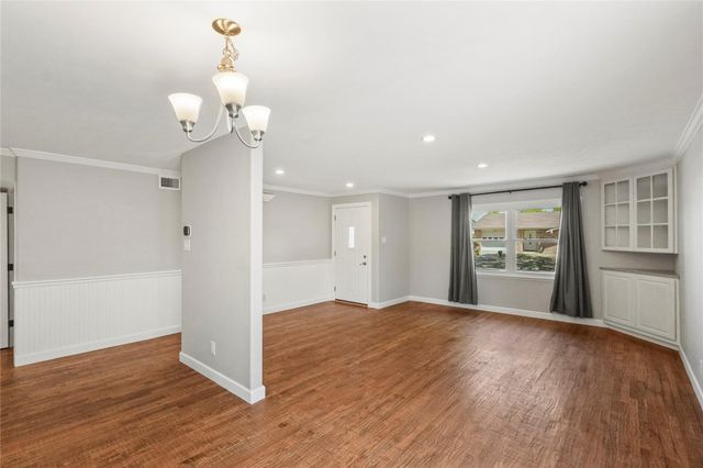 1637 Dell Oak Drive, Garland, TX 75040