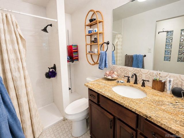 2325 S Linden Ct 300, Denver, CO 80222