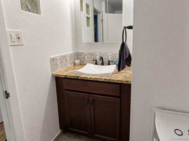 2325 S Linden Ct 300, Denver, CO 80222