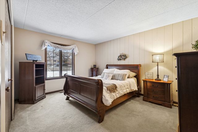 7930 W Lakeview Court 1B, Palos Heights, IL 60463