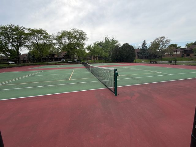 7930 W Lakeview Court 1B, Palos Heights, IL 60463