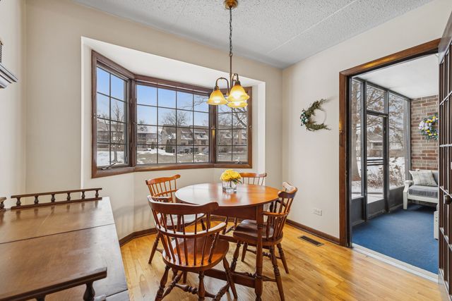 7930 W Lakeview Court 1B, Palos Heights, IL 60463