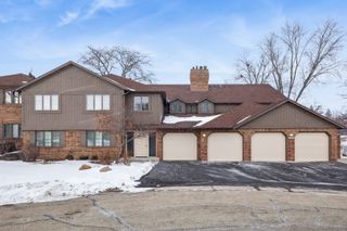 7930 W Lakeview Court 1B, Palos Heights, IL 60463