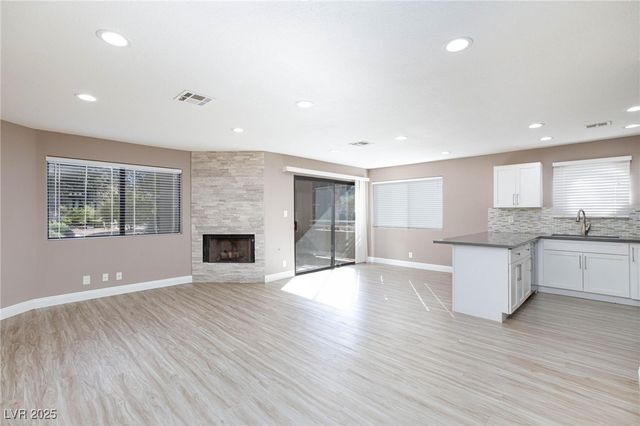 5058 South Rainbow Boulevard 102, Las Vegas, NV 89118