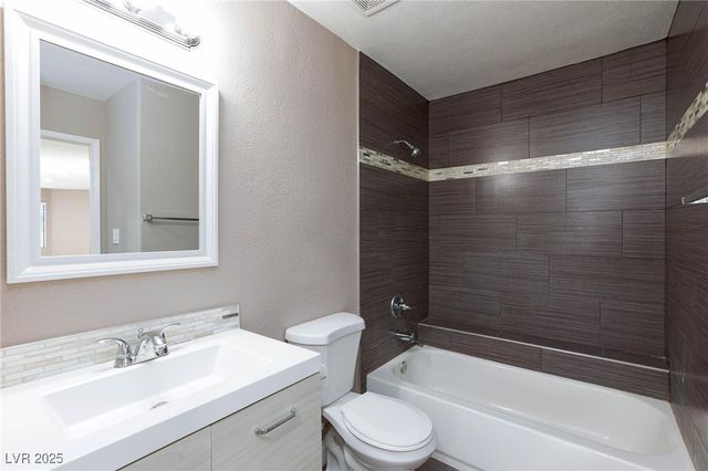 5058 South Rainbow Boulevard 102, Las Vegas, NV 89118