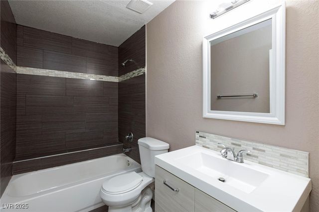 5058 South Rainbow Boulevard 102, Las Vegas, NV 89118