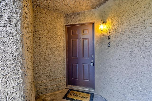 5058 South Rainbow Boulevard 102, Las Vegas, NV 89118
