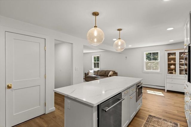 17 Farm St, Medway, MA 02053