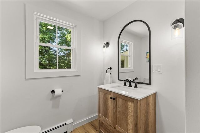 17 Farm St, Medway, MA 02053