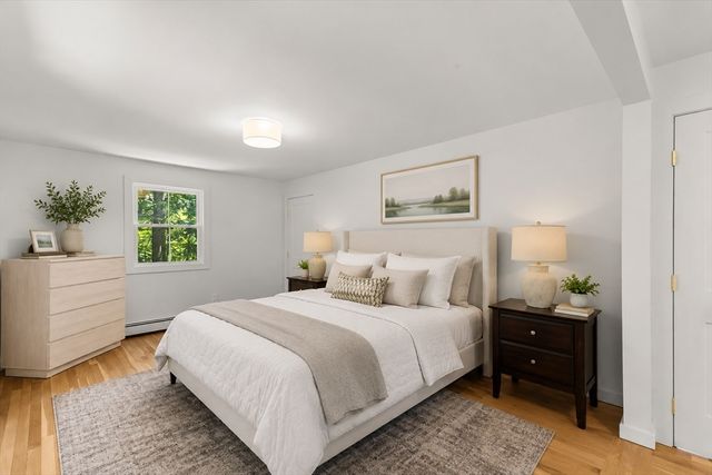 17 Farm St, Medway, MA 02053