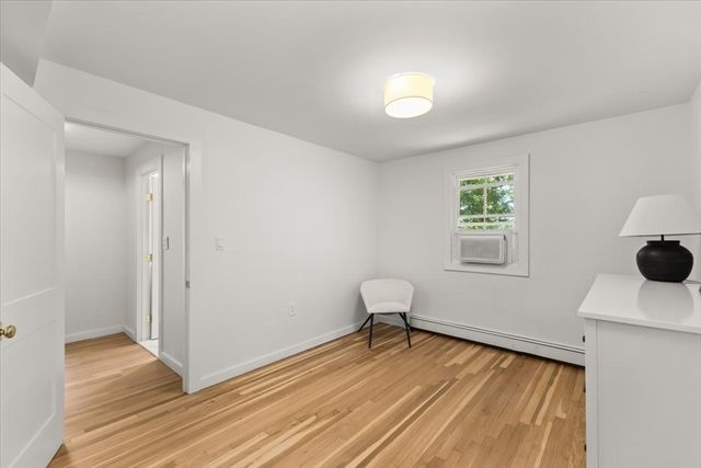 17 Farm St, Medway, MA 02053