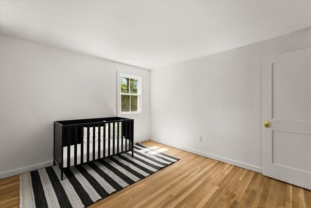 17 Farm St, Medway, MA 02053