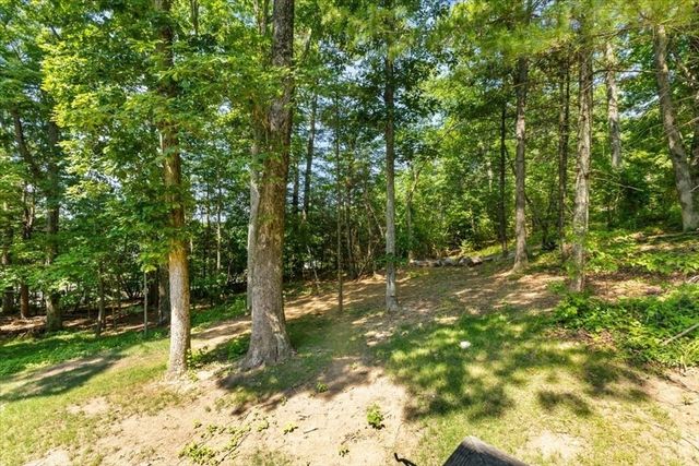 17 Farm St, Medway, MA 02053